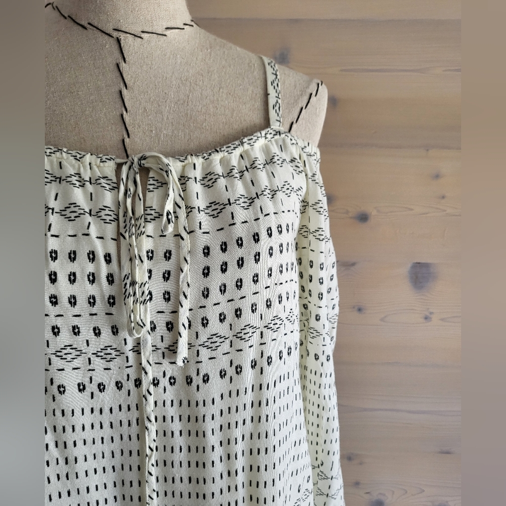 Velvet by Graham&Spencer Genna Cold Shoulder Knee Length Dress sz S Yellow/Cream - Picture 3 of 9